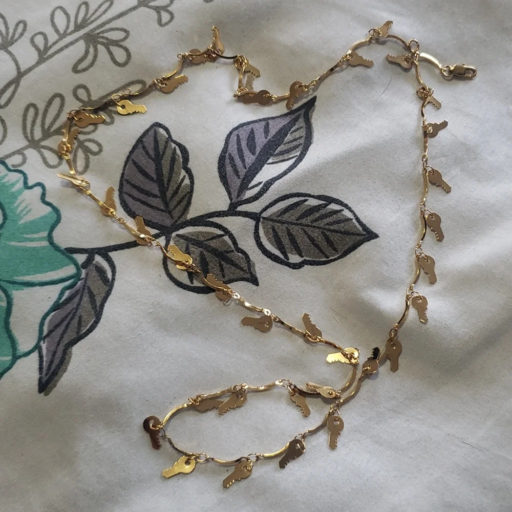 Necklace - Picture 7 of 8